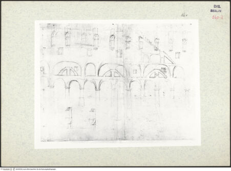 Vorderseite von Kunstbibliothek [https://www.deutsche-digitale-bibliothek.de/content/lizenzen/rv-ez/] Codex Destailleur DColosseum: Innenaufriss von Obergeschoss und Treppensystem - , bh350354_recto. Foto.