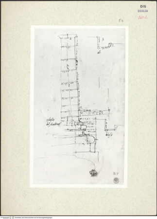 Vorderseite von Kunstbibliothek [https://www.deutsche-digitale-bibliothek.de/content/lizenzen/rv-ez/] Codex Destailleur DSerapis-Tempel: Maßaufnahmen eines Pfeiler vom Serapis-Tempel, darunter Skizze eines bootsförmigen Brunnenbeckens - , bh350380_recto. Foto.