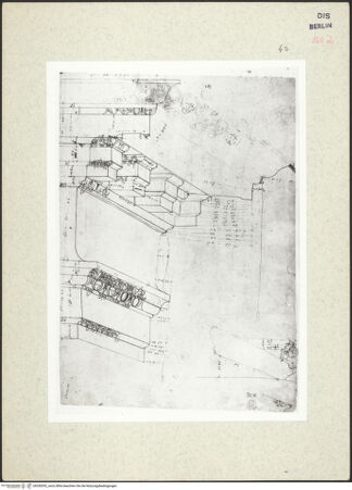 Vorderseite von Kunstbibliothek [https://www.deutsche-digitale-bibliothek.de/content/lizenzen/rv-ez/] Codex Destailleur DSerapis-Tempel: Maßaufnahme des Gebälks und Giebeldetails, Dachprofil - , bh350392_recto. Foto.