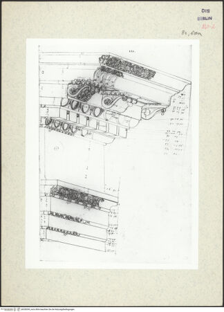 Vorderseite von Kunstbibliothek [https://www.deutsche-digitale-bibliothek.de/content/lizenzen/rv-ez/] Codex Destailleur DMinerva-Tempel: Konsolgebälk - , bh350399_recto. Foto.