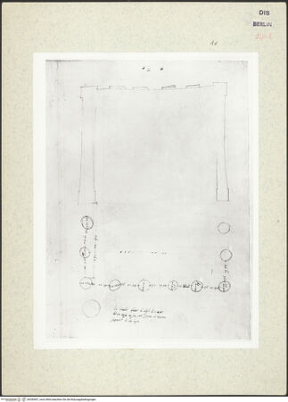 Vorderseite von Kunstbibliothek [https://www.deutsche-digitale-bibliothek.de/content/lizenzen/rv-ez/] Codex Destailleur DAntoninus- und Faustina-Tempel: Grundriss-Skizze - , bh350407_recto. Foto.