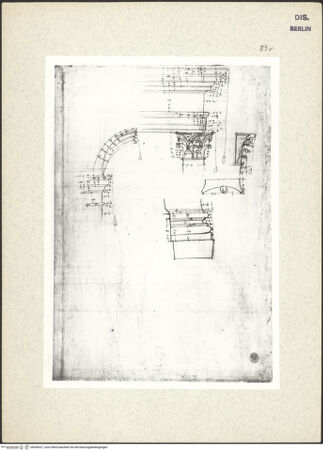Vorderseite von Kunstbibliothek [https://www.deutsche-digitale-bibliothek.de/content/lizenzen/rv-ez/] Codex Destailleur DSt. Peter: Korinthia im Erdgeschoss des Umgangs - , bh350427_recto. Foto.