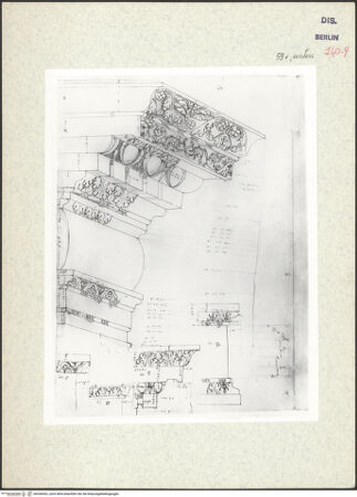 Vorderseite von Kunstbibliothek [https://www.deutsche-digitale-bibliothek.de/content/lizenzen/rv-ez/] Codex Destailleur DArgentarier-Bogen: Hauptgebälk im Polsterfries, Profile von Rahmen und Sockelabschlussgesims - , bh350452_recto. Foto.