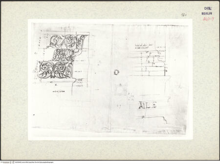 Vorderseite von Kunstbibliothek [https://www.deutsche-digitale-bibliothek.de/content/lizenzen/rv-ez/] Codex Destailleur DSeptimus-Severus-Bogen: Kämpfergesims und Basis mit Maßen - , bh350465_recto. Foto.