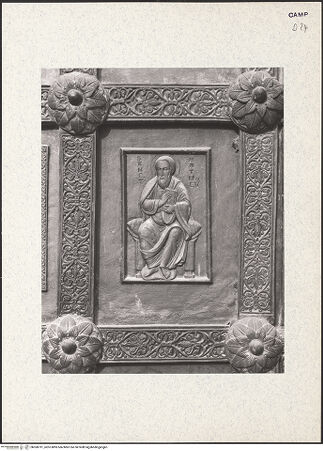 Vorderseite von Hirmer [https://www.deutsche-digitale-bibliothek.de/content/lizenzen/rv-ez/] Bronzetür mit den Apostel, Propheten und der Passion ChristiRechter Flügel - Detail, Apostel Matthäus, bh360791_recto. Foto: Hirmer, Albert.