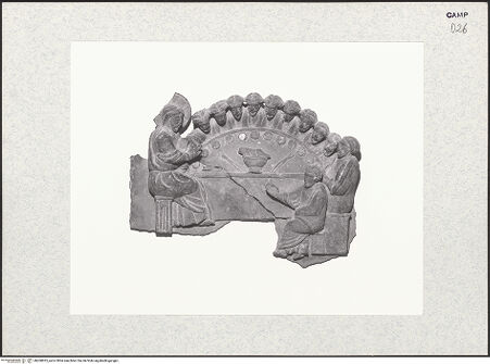 Vorderseite von Hirmer [https://www.deutsche-digitale-bibliothek.de/content/lizenzen/rv-ez/] Portal mit Szenen aus dem Leben Christi und BischöfeAbendmahl - Gesamtansicht (nach den Bombentreffern), bh360825_recto. Foto: Hirmer, Albert.