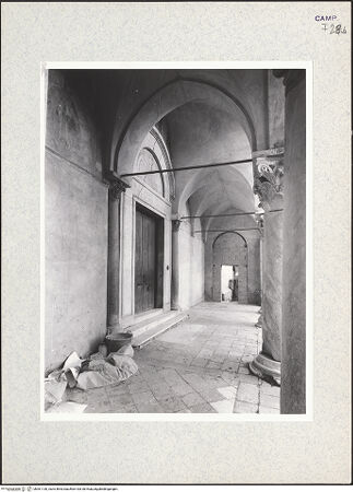 Vorderseite von unbekannt [https://www.deutsche-digitale-bibliothek.de/content/lizenzen/rv-ez/] Sant'Angelo in FormisWestfassadePortikus - Inneres, nach Südosten, bh361130_recto. Foto: Hutzel, Max.