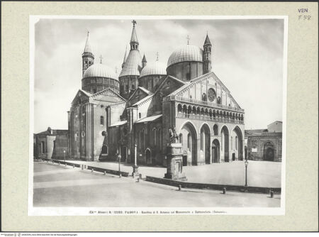 Vorderseite von Alinari [https://www.deutsche-digitale-bibliothek.de/content/lizenzen/rv-ez/] Sant'Antonio - Ansicht von Nordwesten, bh363343_recto. Foto.