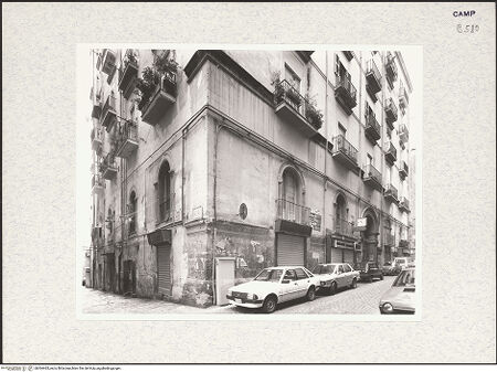 Vorderseite von Bibliotheca Hertziana [https://www.deutsche-digitale-bibliothek.de/content/lizenzen/rv-fz/] Palazzo Cilento - Fassaden, bh364465_recto. Foto.