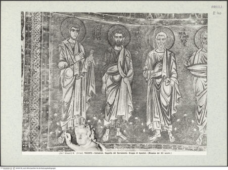 Vorderseite von Alinari [https://www.deutsche-digitale-bibliothek.de/content/lizenzen/rv-ez/] Thronende Madonna zwischen den Erzengeln Michael und Gabriel, darunter die zwölf Apostel - Detail: drei Apostel, bh365149_recto. Foto.