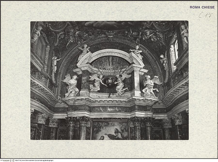 Vorderseite von ICCD [https://www.deutsche-digitale-bibliothek.de/content/lizenzen/rv-ez/] Hochaltar mit bekrönenden Stuckengeln - Altarbekrönung, bh367165_recto. Foto.