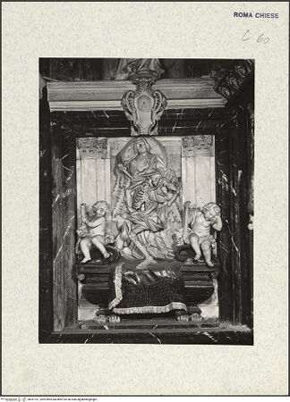 Vorderseite von ICCD [https://www.deutsche-digitale-bibliothek.de/content/lizenzen/rv-ez/] Grabmal für Camillo Del Corno - Frontalansicht: Figuren und Sarkophag, bh367181_recto. Foto.