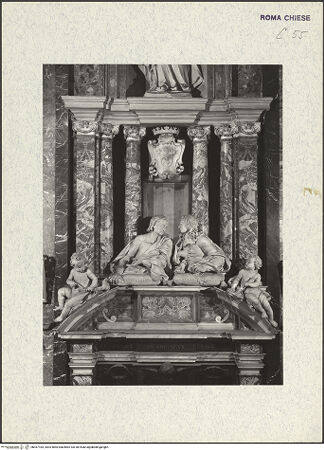 Vorderseite von ICCD [https://www.deutsche-digitale-bibliothek.de/content/lizenzen/rv-ez/] Grabmal von Pietro und Francesco Bolognetti - Frontalansicht: Figuren und Giebel, bh367183_recto. Foto.