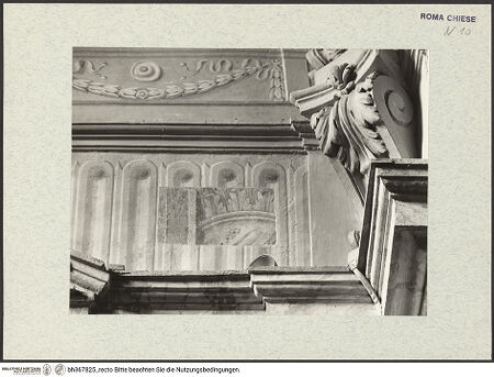 Vorderseite von Bibliotheca Hertziana [https://www.deutsche-digitale-bibliothek.de/content/lizenzen/rv-fz/] Santa Maria in AracoeliCappella di San Pasquale Baylon - Detail: Reste eines mittelalterlichen Freskos, bh367825_recto. Foto.