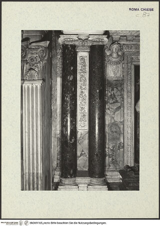 Vorderseite von ICCD [https://www.deutsche-digitale-bibliothek.de/content/lizenzen/rv-ez/] Grabmal Papst Pauls IV. - Architektonische Rahmung, Detail, bh369165_recto. Foto.