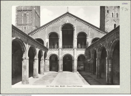 Vorderseite von Alinari [https://www.deutsche-digitale-bibliothek.de/content/lizenzen/rv-ez/] Sant'AmbrogioSant'AmbrogioVorhalle und Atrium - Ansicht von Westen, bh371320_recto. Foto.