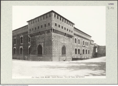 Vorderseite von Alinari [https://www.deutsche-digitale-bibliothek.de/content/lizenzen/rv-ez/] Castello SforzescoNordwestliche Mauer - Westturm, bh372476_recto. Foto.