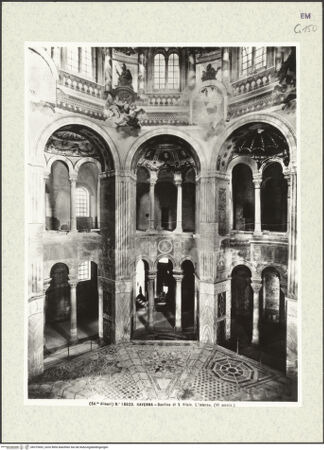 Vorderseite von Alinari [https://www.deutsche-digitale-bibliothek.de/content/lizenzen/rv-ez/] San VitaleInnenraumKuppelraum - Ansicht von Nordosten, bh375492_recto. Foto.