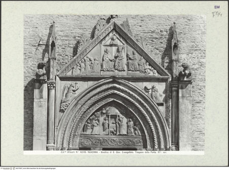 Vorderseite von Alinari [https://www.deutsche-digitale-bibliothek.de/content/lizenzen/rv-ez/] Eingangsportal des Klosters (Christus, Johannes der Evangelist, Heiliger Barbazianus, Galla Placidia und die Legende der Sandale) - Giebel und Tympanon, bh375507_recto. Foto.