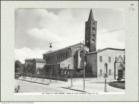 Vorderseite von Alinari [https://www.deutsche-digitale-bibliothek.de/content/lizenzen/rv-ez/] San Giovanni EvangelistaAußenbau - Ansicht von Nordwesten, bh375508_recto. Foto.