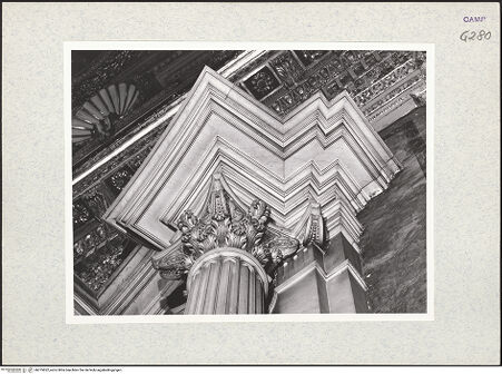 Vorderseite von Bibliotheca Hertziana [https://www.deutsche-digitale-bibliothek.de/content/lizenzen/rv-fz/] Cappella Filomarino (dell'Annunziata)Architektonische Rahmung - Dekoration - Detail: Kapitell rechts, bh375822_recto. Foto.