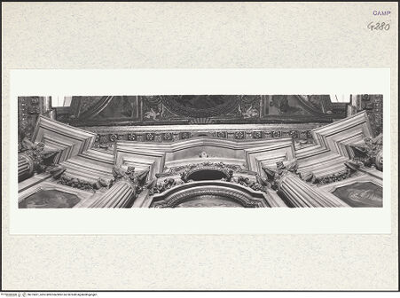 Vorderseite von Bibliotheca Hertziana [https://www.deutsche-digitale-bibliothek.de/content/lizenzen/rv-fz/] Cappella Filomarino (dell'Annunziata)Architektonische Rahmung - Dekoration - Detail: mittlere Achse, bh375831_recto. Foto.