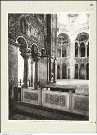 Vorderseite von Alinari [https://www.deutsche-digitale-bibliothek.de/content/lizenzen/rv-ez/] San VitaleInnenraumPresbyterium und Apsis - Südwand von Nordosten, bh375986_recto. Foto.