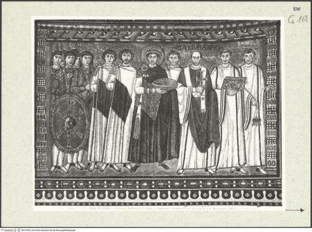 Vorderseite von Alinari [https://www.deutsche-digitale-bibliothek.de/content/lizenzen/rv-ez/] Dekoration des PresbyteriumsChristus als Kosmokrator zwischen Engeln, dem heiligen Vitalis und Bischof Ecclesius; Die Opferung von Kaiser Justinian; Die Opferung der Kaiserin TeodoraDie Opferung von Kaiser Justinian, umgeben von seinem Hofstaat und Bischof Maximianus - Gesamtansicht, bh375990_recto. Foto.