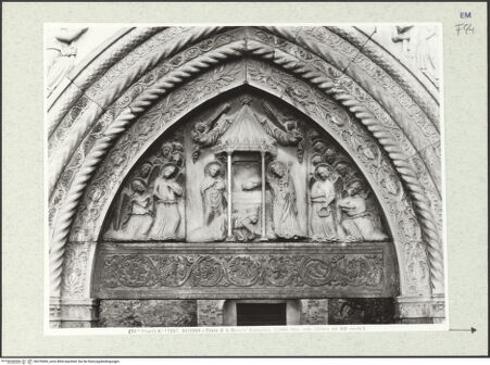 Vorderseite von Alinari [https://www.deutsche-digitale-bibliothek.de/content/lizenzen/rv-ez/] Eingangsportal des Klosters (Christus, Johannes der Evangelist, Heiliger Barbazianus, Galla Placidia und die Legende der Sandale) - Tympanon: die Legende der Sandale, bh376000_recto. Foto.