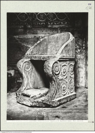 Vorderseite von Alinari [https://www.deutsche-digitale-bibliothek.de/content/lizenzen/rv-ez/] Kathedra - Gesamtansicht, bh376012_recto. Foto.