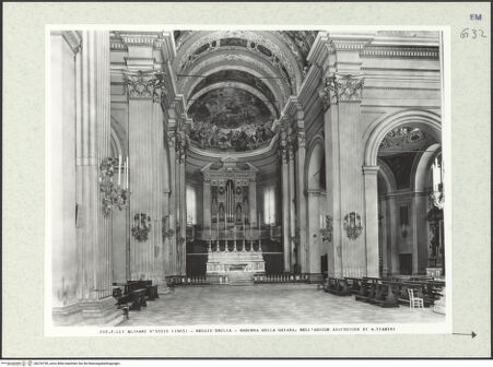 Vorderseite von Alinari [https://www.deutsche-digitale-bibliothek.de/content/lizenzen/rv-ez/] Madonna della Ghiara - Vierung und Chor, nach Westen, bh376755_recto. Foto.