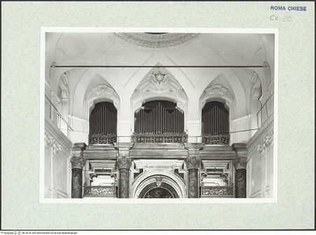 Vorderseite von ICCD [https://www.deutsche-digitale-bibliothek.de/content/lizenzen/rv-ez/] Santa Maria in VallicellaOratorio di San Filippo NeriSala Borromini - Altarwand, Detail: Empore mit Orgel, bh378144_recto. Foto.