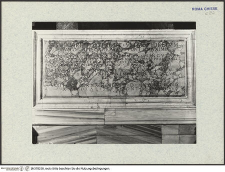 Vorderseite von ICCD [https://www.deutsche-digitale-bibliothek.de/content/lizenzen/rv-ez/] Grabmal Papst Pauls IV. - Detail: Dedikationsinschrift, bh378250_recto. Foto.