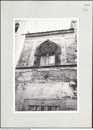 Vorderseite von Beyer, Andreas [https://www.deutsche-digitale-bibliothek.de/content/lizenzen/rv-fz/] Casa Catalana - Fassade, Detail: Fenster, bh379371_recto. Foto: Beyer, Andreas.