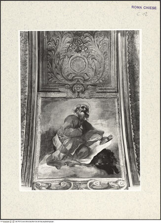 Vorderseite von ICCD [https://www.deutsche-digitale-bibliothek.de/content/lizenzen/rv-ez/] Deckengemälde mit Gottvater und Maria mit dem Kind umgeben von Bildfeldern mit Heiligen, Seligen und EvangelistenDer Evangelist Markus - Bildfeld, darüber Akanthusornament, bh379914_recto. Foto.