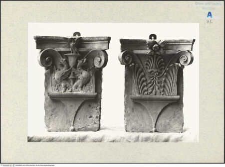 Vorderseite von Victoria and Albert Museum [https://www.deutsche-digitale-bibliothek.de/content/lizenzen/rv-ez/] Kapitelle - zwei Kapitelle, bh384862_recto. Foto.