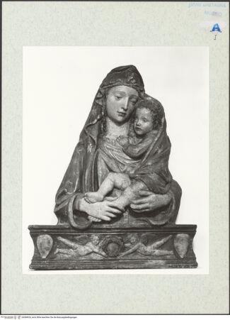 Vorderseite von Victoria and Albert Museum [https://www.deutsche-digitale-bibliothek.de/content/lizenzen/rv-ez/] Maria mit Kind - , bh384924_recto. Foto.