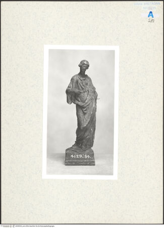Vorderseite von Victoria and Albert Museum [https://www.deutsche-digitale-bibliothek.de/content/lizenzen/rv-ez/] Weibliche Figur - , bh385265_recto. Foto.