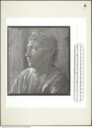 Vorderseite von Victoria and Albert Museum [https://www.deutsche-digitale-bibliothek.de/content/lizenzen/rv-ez/] Sopraporte mit Drachenkampf des heiligen Georg - , bh385383_recto. Foto.