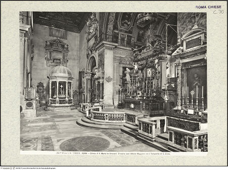 Vorderseite von Alinari [https://www.deutsche-digitale-bibliothek.de/content/lizenzen/rv-ez/] Santa Maria in AracoeliLinker, nördlicher Querhausarm - Linker Querhausarm und Hochaltar, von Südwesten, bh390374_recto. Foto.