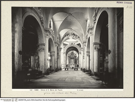 Vorderseite von Alinari [https://www.deutsche-digitale-bibliothek.de/content/lizenzen/rv-ez/] Santa Maria del Popolo - Blick zum Hochaltar, bh390735_recto. Foto.