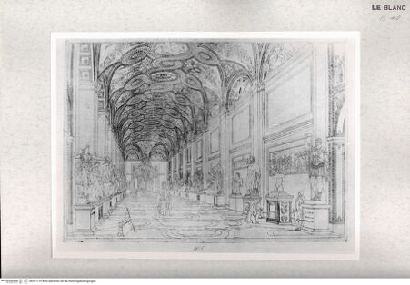 Vorderseite von Istituto Nazionale per la Grafica - Calcografia [http://creativecommons.org/publicdomain/mark/1.0/] Serie von 14 Ansichten des Museo Pio Clementino, VaticanoSeitengalerie in Richtung auf den Saal der Büsten - , bh391179. Foto.