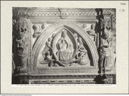 Vorderseite von Alinari [https://www.deutsche-digitale-bibliothek.de/content/lizenzen/rv-ez/] Hauptaltar und Schrein des heiligen DonatusRetabel und Schrein des heiligen DonatusRetabel (Frontseite)Dritte Bildfeld:  Himmelfahrt Marias; Madonna mit Engeln - Himmelfahrt Marias (mit dritten und vierten Pilaster), bh394082_recto. Foto.