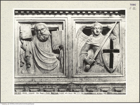 Vorderseite von Alinari [https://www.deutsche-digitale-bibliothek.de/content/lizenzen/rv-ez/] Hauptaltar und Schrein des heiligen DonatusRetabel und Schrein des heiligen DonatusRetabel (Frontseite)Frontseite Predella: Propheten, Engel und Erzengel - Detail: Moses und Erzengel, bh394088_recto. Foto.