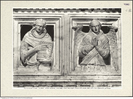 Vorderseite von Alinari [https://www.deutsche-digitale-bibliothek.de/content/lizenzen/rv-ez/] Hauptaltar und Schrein des heiligen DonatusRetabel und Schrein des heiligen DonatusRetabel (Frontseite)Frontseite Predella: Propheten, Engel und Erzengel - Detail: David und Engel, bh394089_recto. Foto.