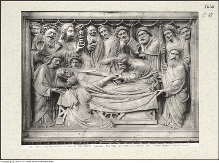 Vorderseite von Alinari [https://www.deutsche-digitale-bibliothek.de/content/lizenzen/rv-ez/] Hauptaltar und Schrein des heiligen DonatusRetabel und Schrein des heiligen DonatusZweite Bildfeld: Marientod; Donatus repariert den zerbrochenen Kelch und Donatus tötet den Drachen - Marientod, bh394131_recto. Foto.