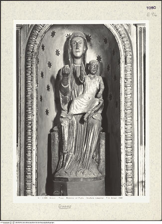 Vorderseite von Alinari [https://www.deutsche-digitale-bibliothek.de/content/lizenzen/rv-ez/] Madonna - Gesamtansicht, bh394346_recto. Foto.