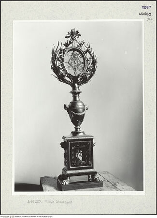 Vorderseite von Alinari [https://www.deutsche-digitale-bibliothek.de/content/lizenzen/rv-ez/] Reliquiar der "Pace di Siena" - Gesamtansicht, bh394445_recto. Foto.