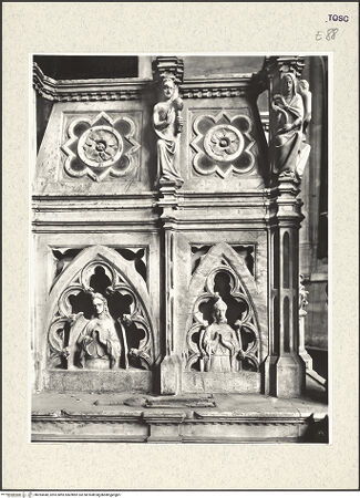 Vorderseite von Alinari [https://www.deutsche-digitale-bibliothek.de/content/lizenzen/rv-ez/] Hauptaltar und Schrein des heiligen DonatusRetabel und Schrein des heiligen DonatusBekrönung: Engel und Tügenden - Seite, bh394448_recto. Foto.