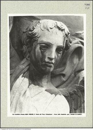 Vorderseite von Alinari [https://www.deutsche-digitale-bibliothek.de/content/lizenzen/rv-ez/] Porta della MandorlaHimmelfahrt Mariens und Gürtelspende - Detail: Kopf, Mandorla haltender Engel rechts unten, bh402262_recto. Foto.
